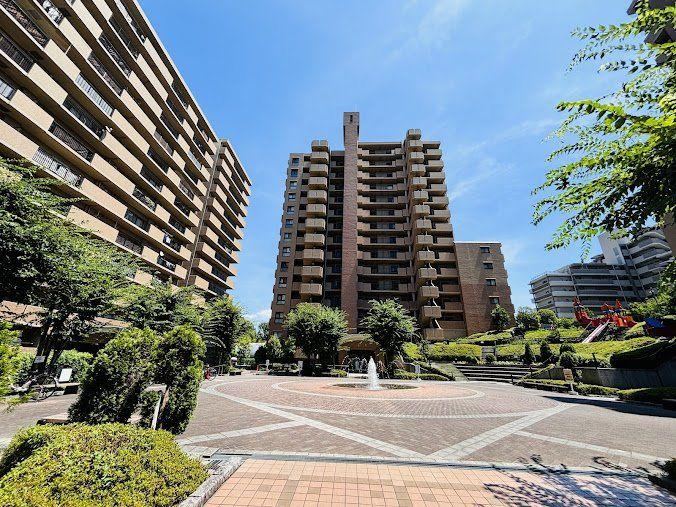 3LDK apartment in Suita, Osaka - Photo 1