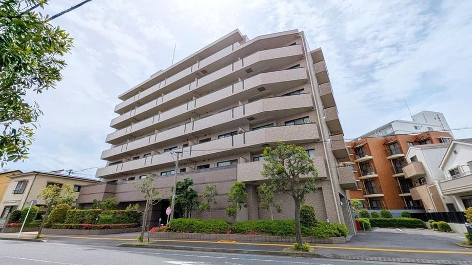 2LDK+S apartment in Hiratsuka, Kanagawa - Photo 1