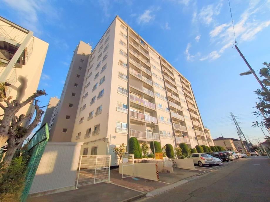 2LDK+S apartment in Hiratsuka, Kanagawa - Photo 1