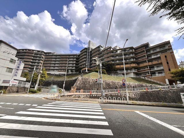 3LDK apartment in Kita Ward, Kobe, Hyogo - Photo 1