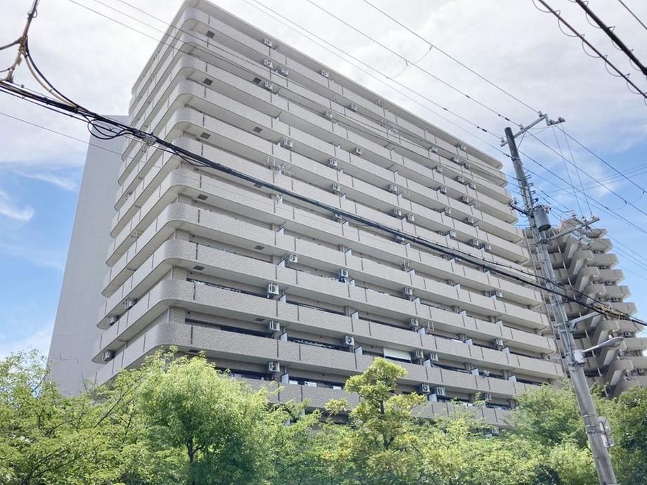 3LDK apartment in Nishiyodogawa Ward, Osaka - Photo 1