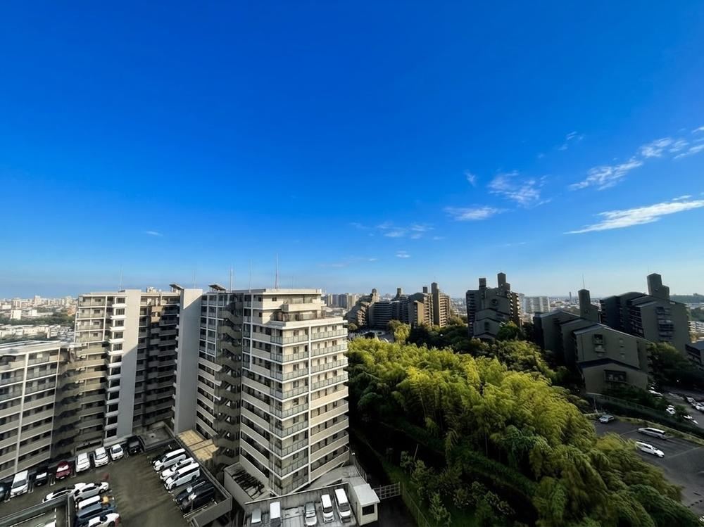 2LDK apartment in Toyonaka, Osaka - Photo 1