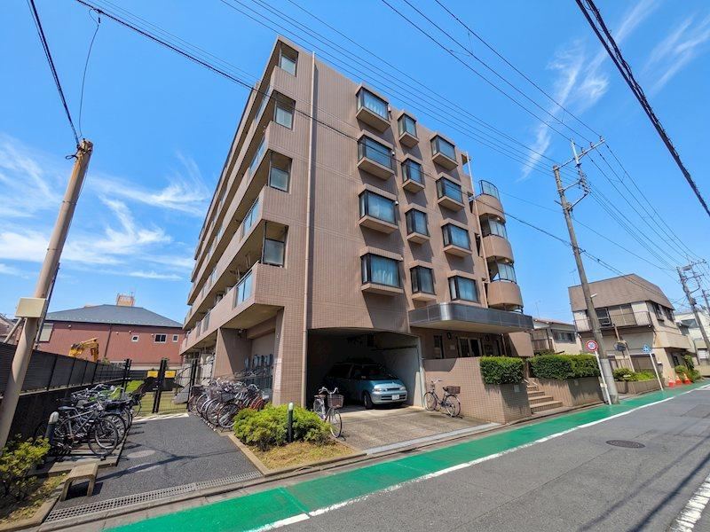 3LDK apartment in Katsushika Ward, Tokyo - Photo 1