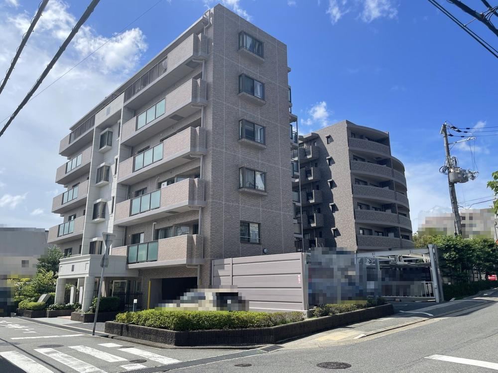 3LDK apartment in Nishinomiya, Hyogo - Photo 1