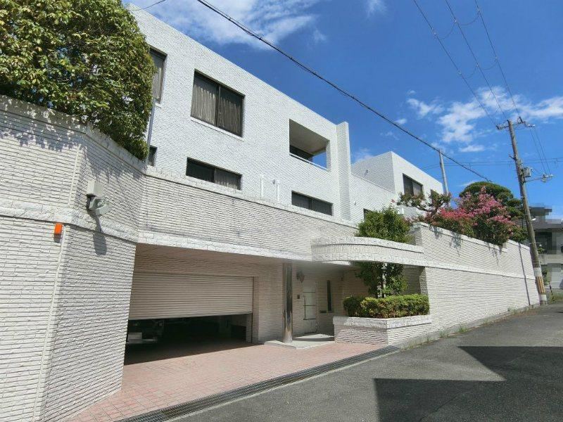 6LDK+S house in Toyonaka, Osaka - Photo 1