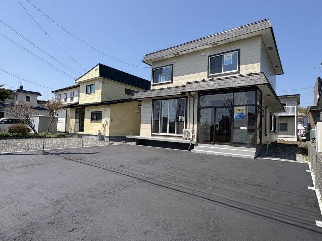 5LDK house in Tomakomai, Hokkaido - Photo 1