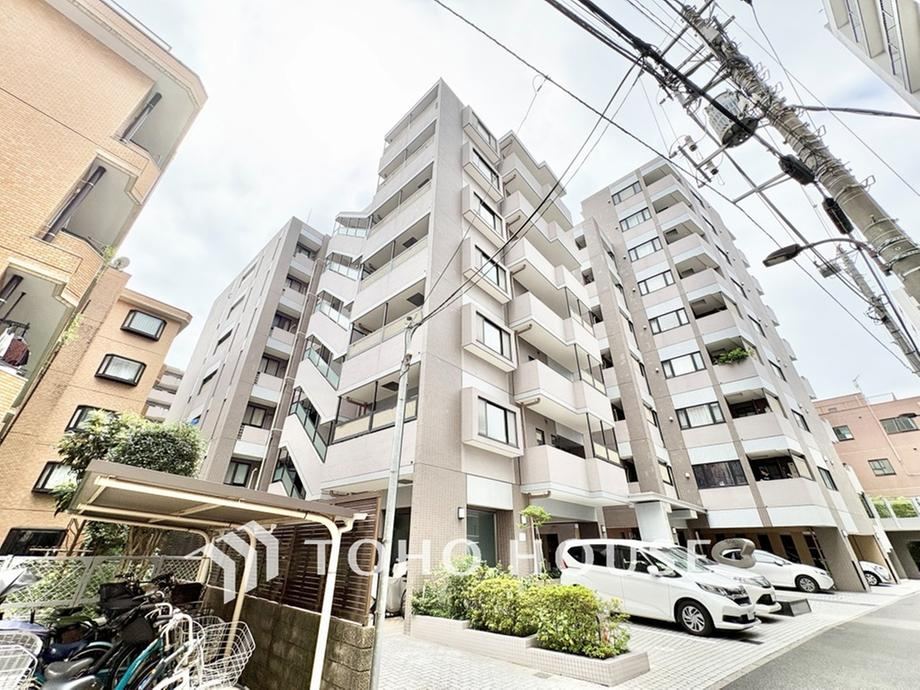 2LDK apartment in Shinjuku Ward, Tokyo - Photo 1