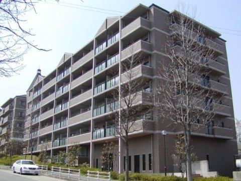 4LDK apartment in Kita Ward, Kobe, Hyogo - Photo 1
