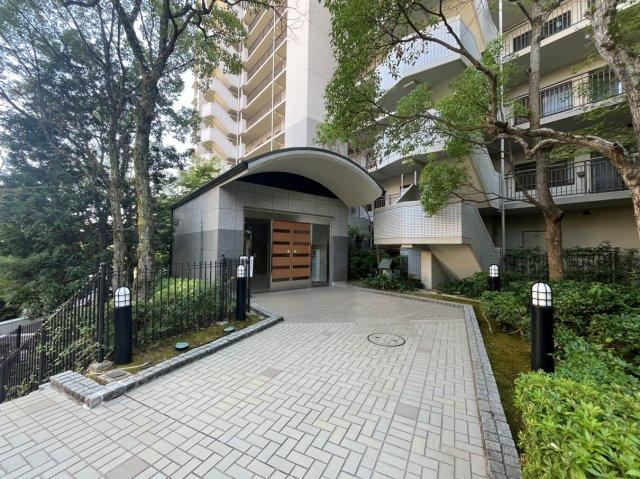 4LDK apartment in Kita Ward, Kobe, Hyogo - Photo 1