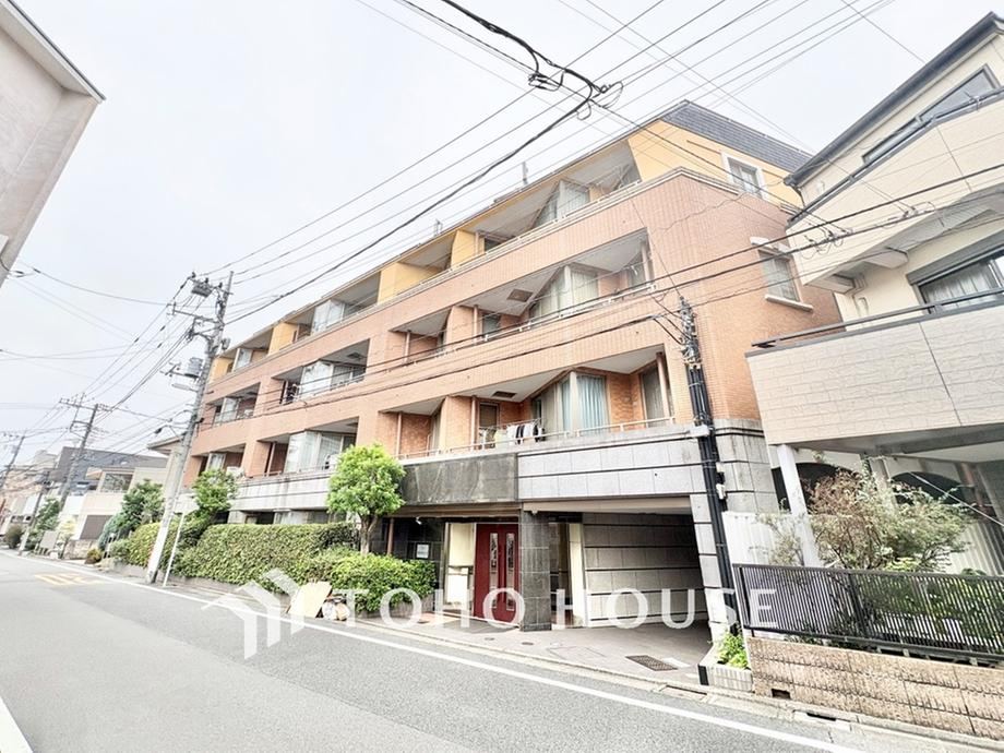 3LDK apartment in Meguro Ward, Tokyo - Photo 1