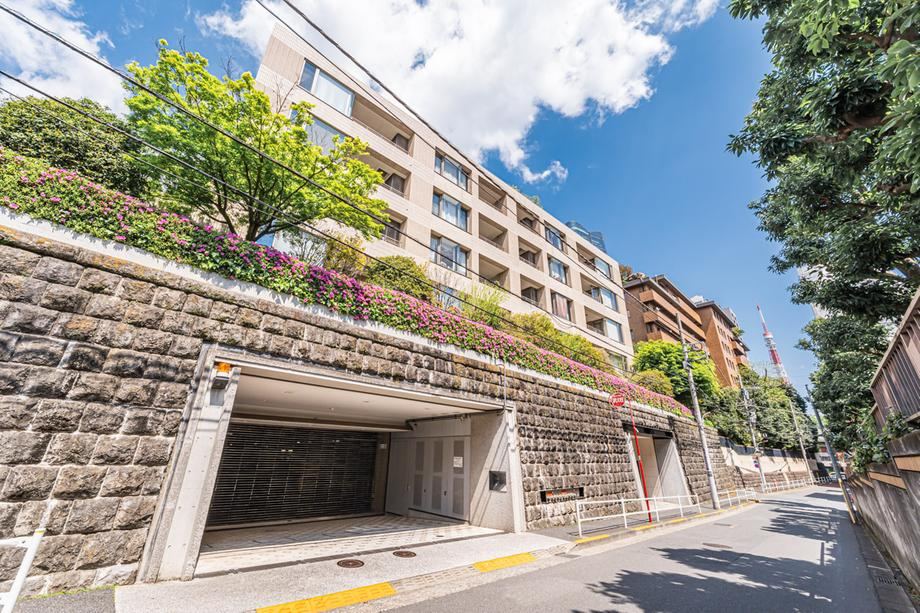 3LDK apartment in Minato Ward, Tokyo - Photo 1
