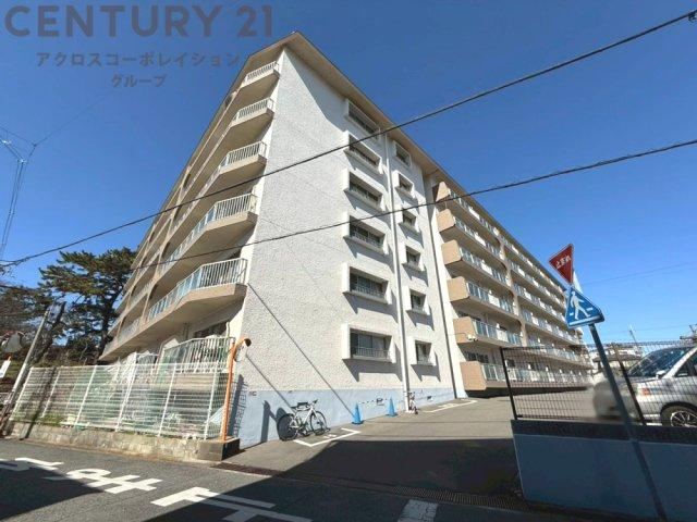 3LDK apartment in Amagasaki, Hyogo - Photo 1