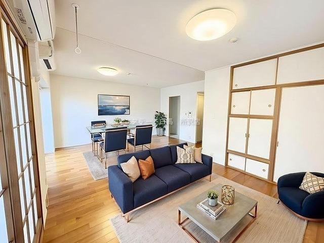 2LDK apartment in Tokorozawa, Saitama - Photo 1
