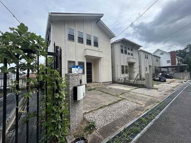 4LDK house in Higashinada Ward, Kobe, Hyogo - Photo 1