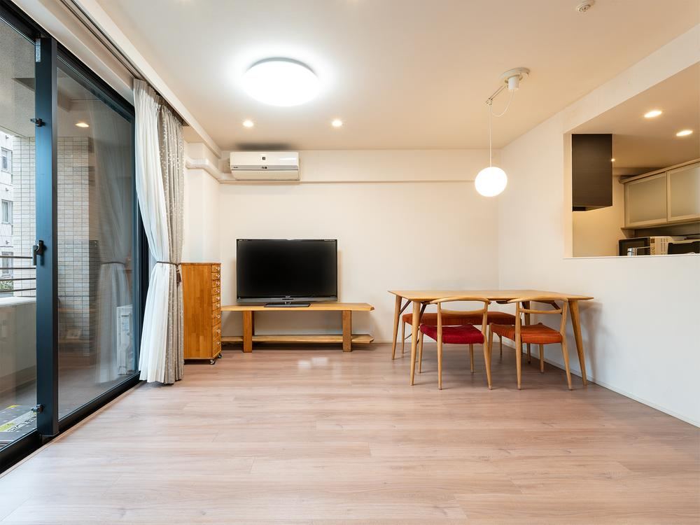 3LDK apartment in Chiyoda Ward, Tokyo - Photo 1
