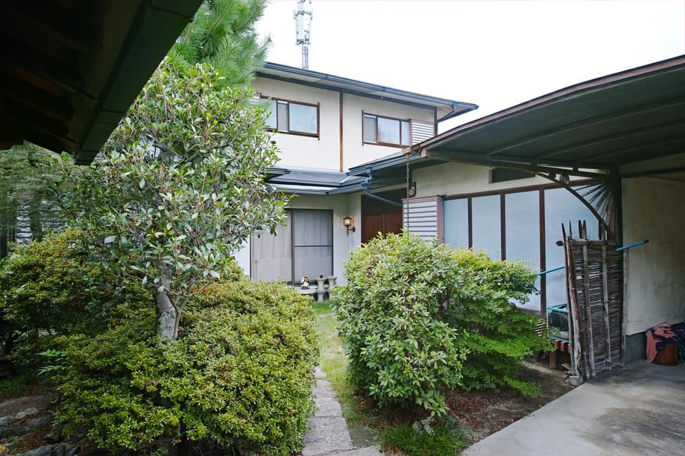 6LDK house in Yamashina Ward, Kyoto - Photo 1