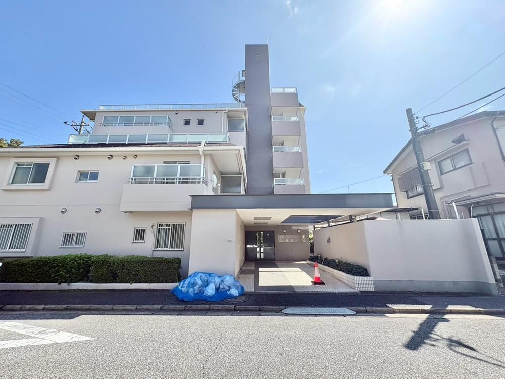 2LDK apartment in Adachi Ward, Tokyo - Photo 1