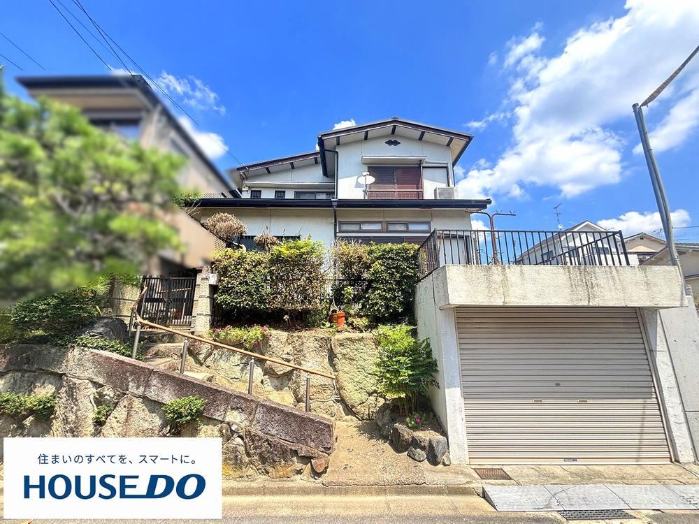 8DK house in Hirakata, Osaka - Photo 1
