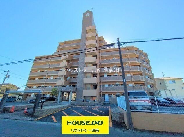4LDK apartment in Ichinomiya, Aichi - Photo 1
