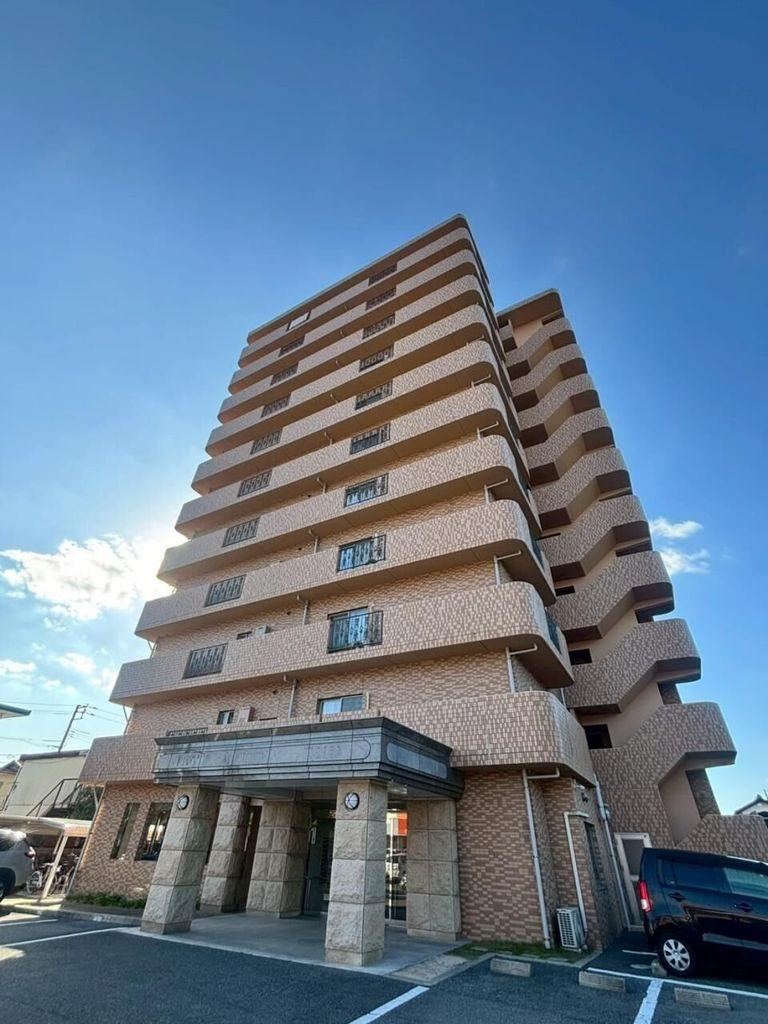 3LDK apartment in Hofu, Yamaguchi - Photo 1