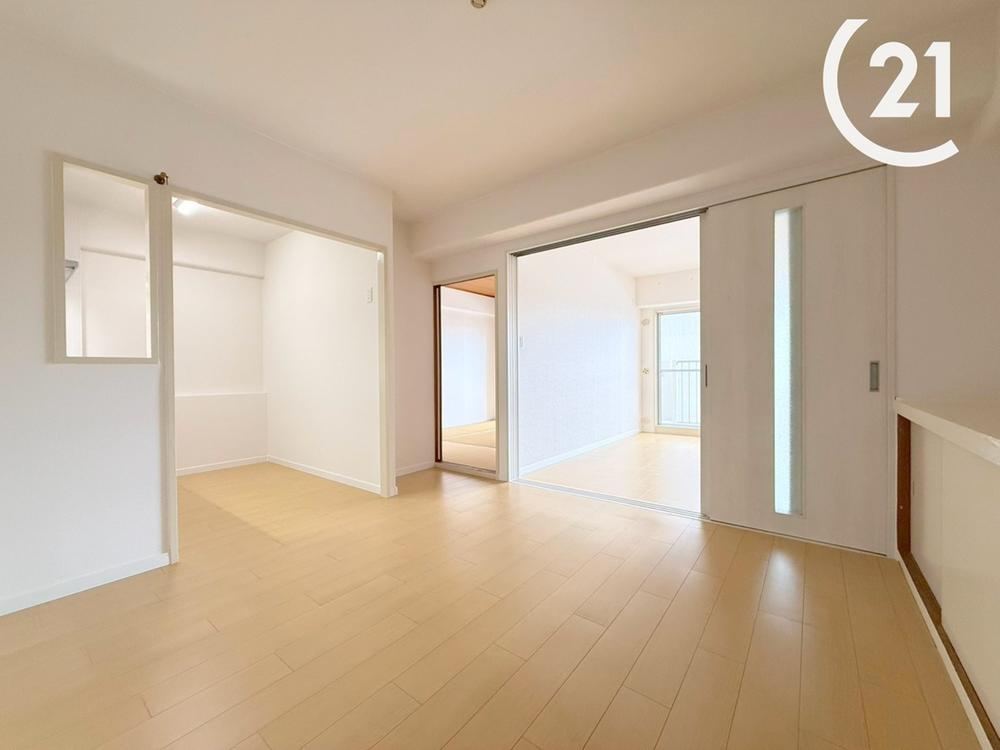 3LDK apartment in Nishiyodogawa Ward, Osaka - Photo 1