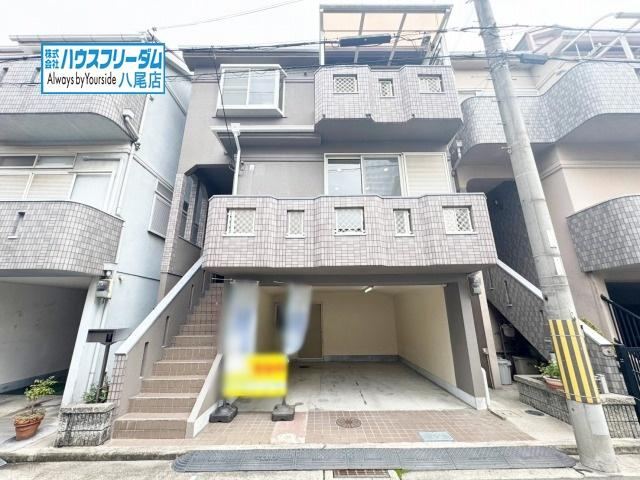 4LDK house in Yao, Osaka - Photo 1