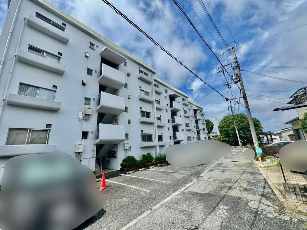 2DK apartment in Kakogawa, Hyogo - Photo 1
