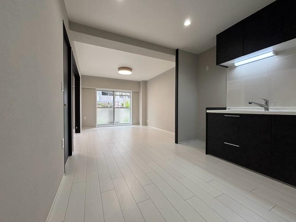 3LDK apartment in Yodogawa Ward, Osaka - Photo 1