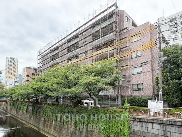 2LDK apartment in Meguro Ward, Tokyo - Photo 1