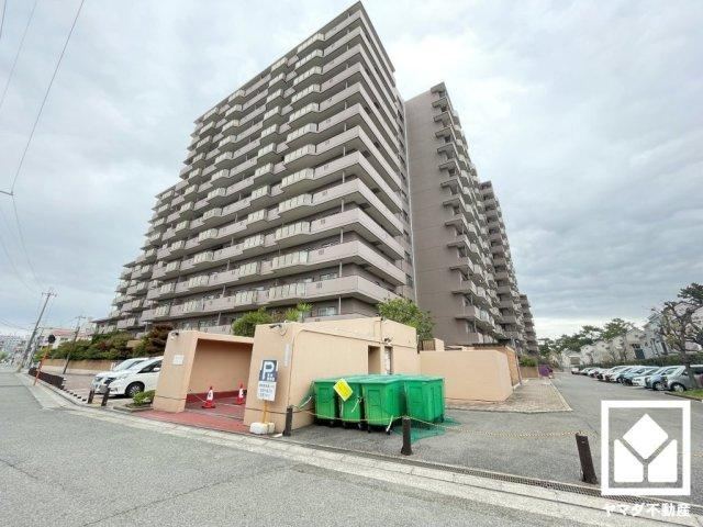 3LDK apartment in Nishinomiya, Hyogo - Photo 1