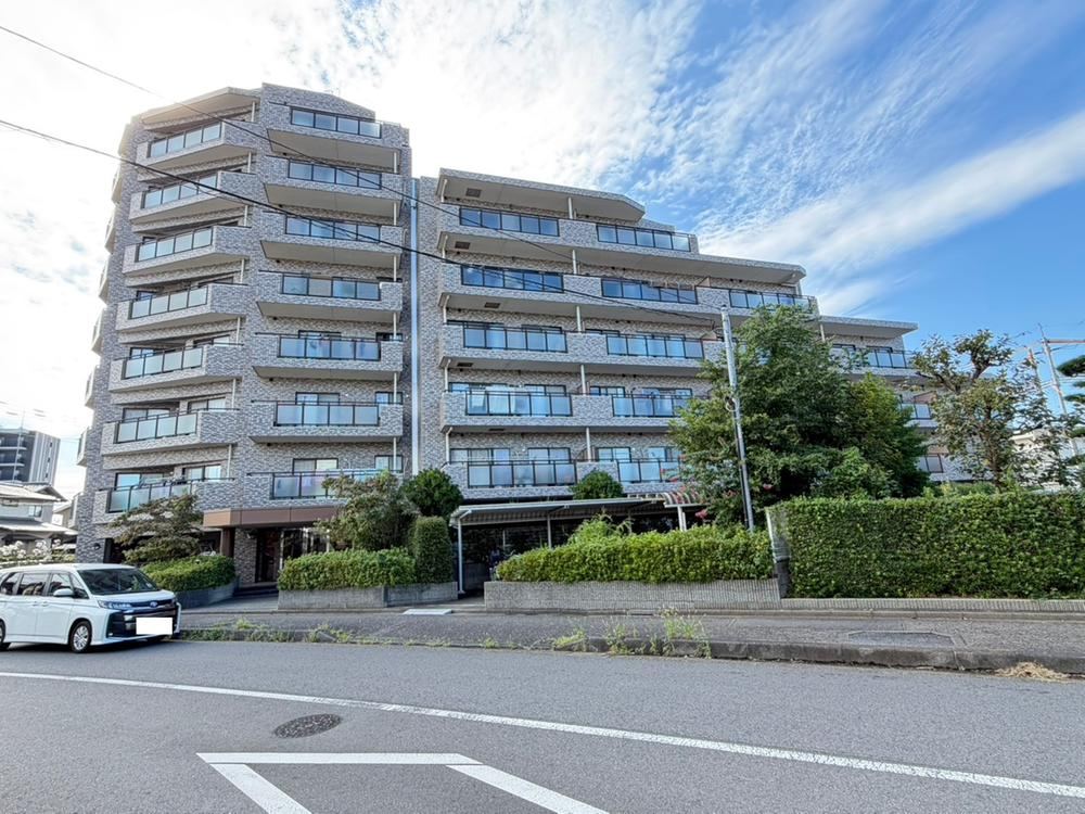 3LDK apartment in Ryugasaki, Ibaraki - Photo 1