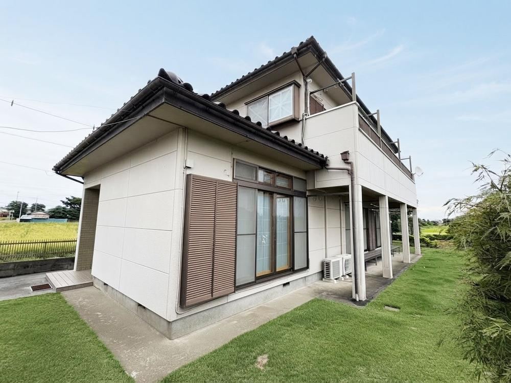 5LDK house in Satte, Saitama - Photo 1
