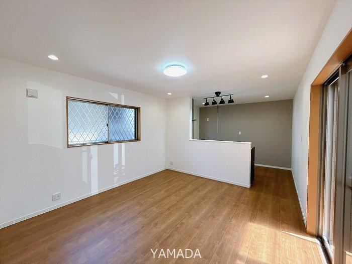 4LDK+S house in Suita, Osaka - Photo 1