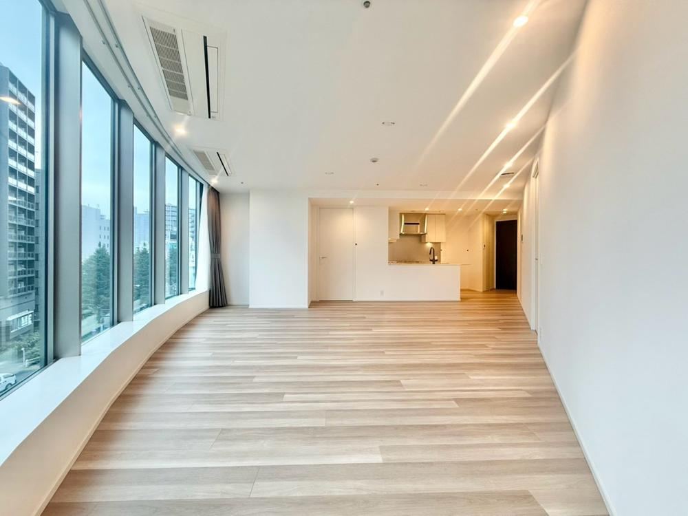 2LDK apartment in Shibuya Ward, Tokyo - Photo 1