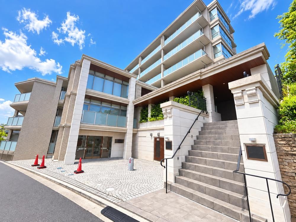 3LDK apartment in Hodogaya Ward, Yokohama, Kanagawa - Photo 1