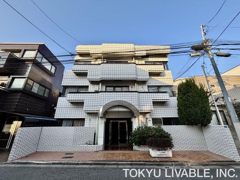 studio apartment in Itabashi Ward, Tokyo - Photo 1
