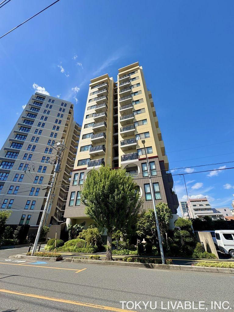 2LDK apartment in Asaka, Saitama - Photo 1