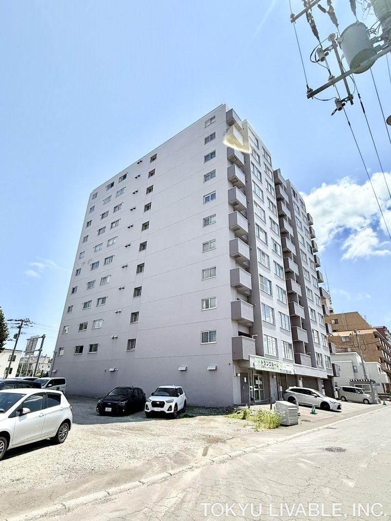 1LDK+S apartment in Minami Ward, Sapporo, Hokkaido - Photo 1