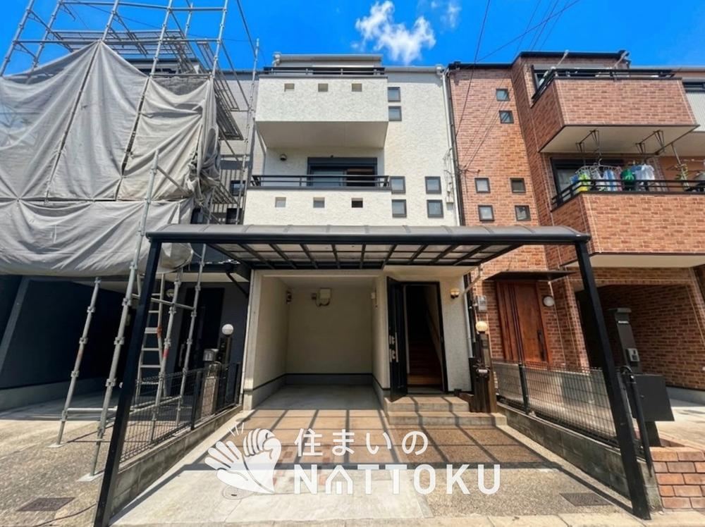 5LDK house in Hirakata, Osaka - Photo 1