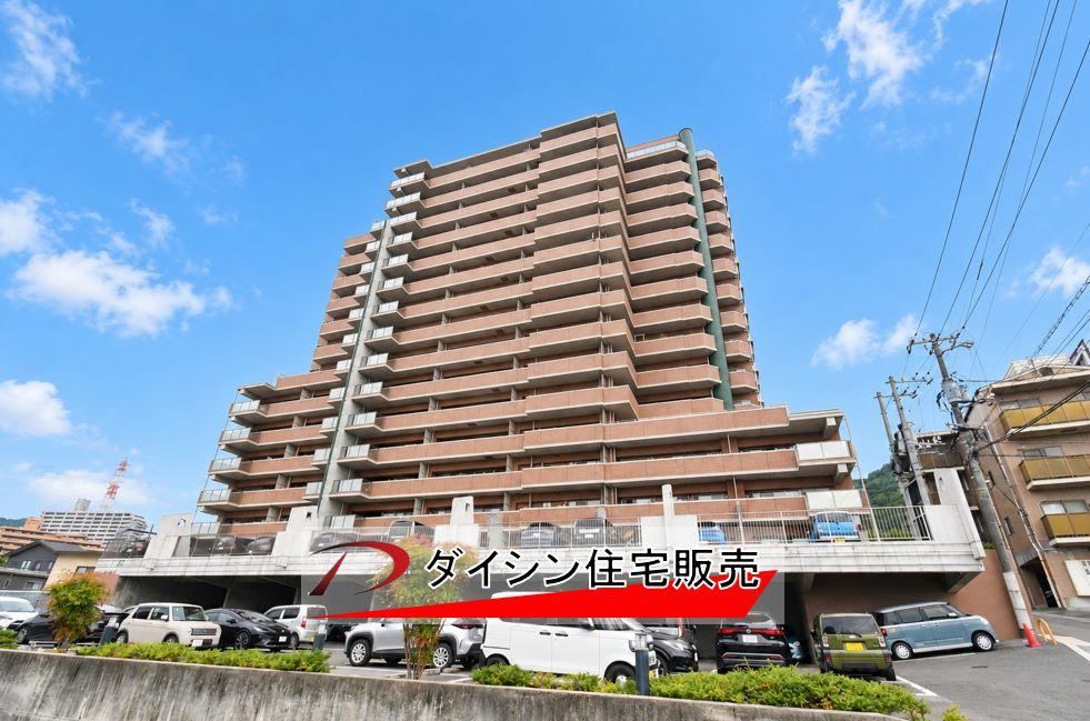 3LDK apartment in Nishi Ward, Hiroshima - Photo 1