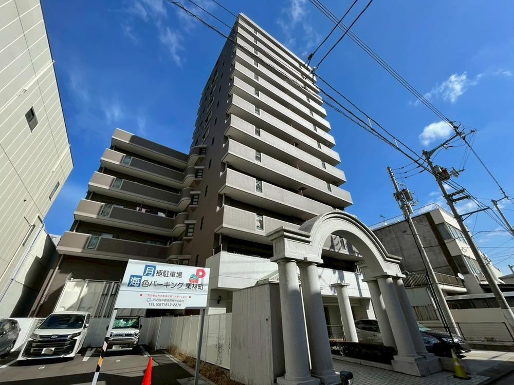 3LDK apartment in Takamatsu, Kagawa - Photo 1