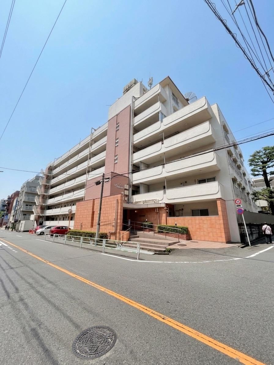 2LDK apartment in Shibuya Ward, Tokyo - Photo 1