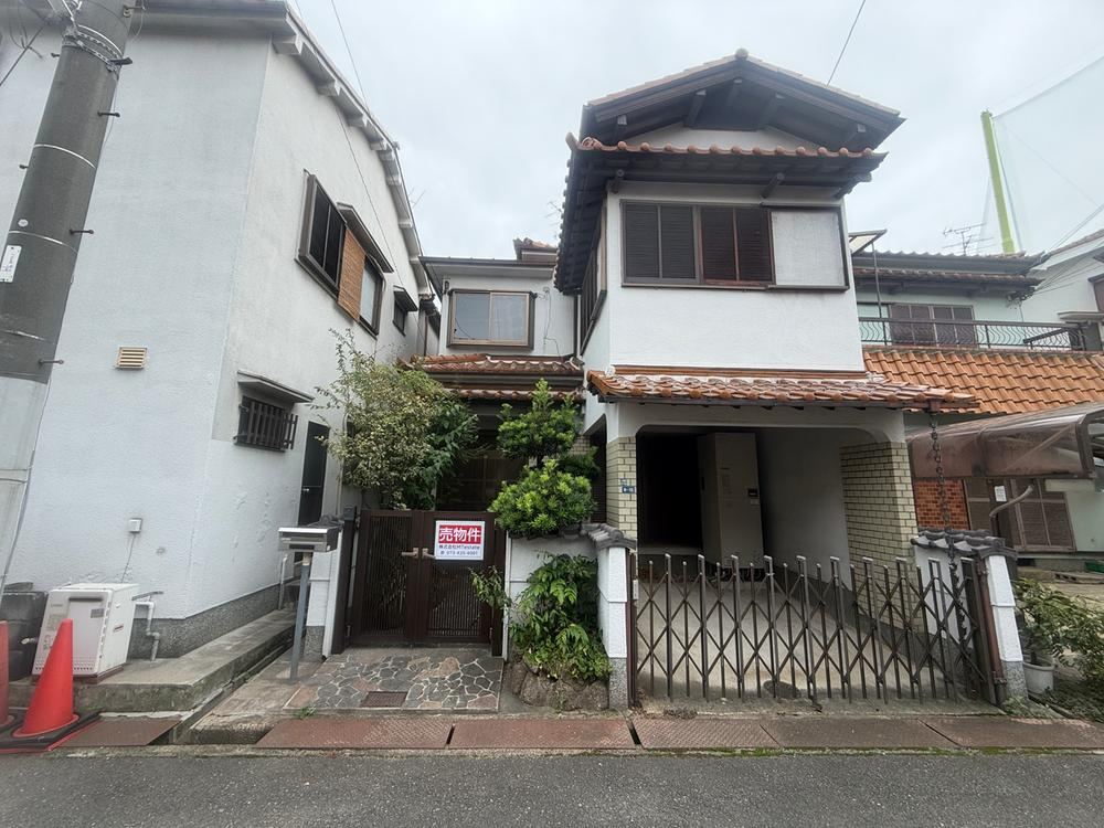 4LDK house in Matsubara, Osaka - Photo 1
