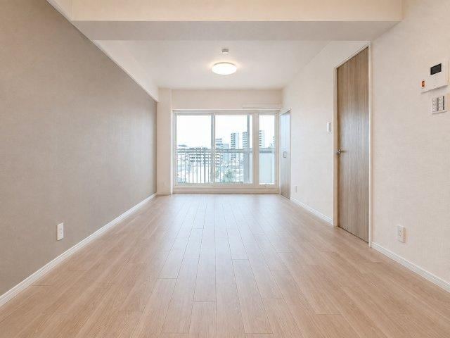 1LDK+S apartment in Yodogawa Ward, Osaka - Photo 1