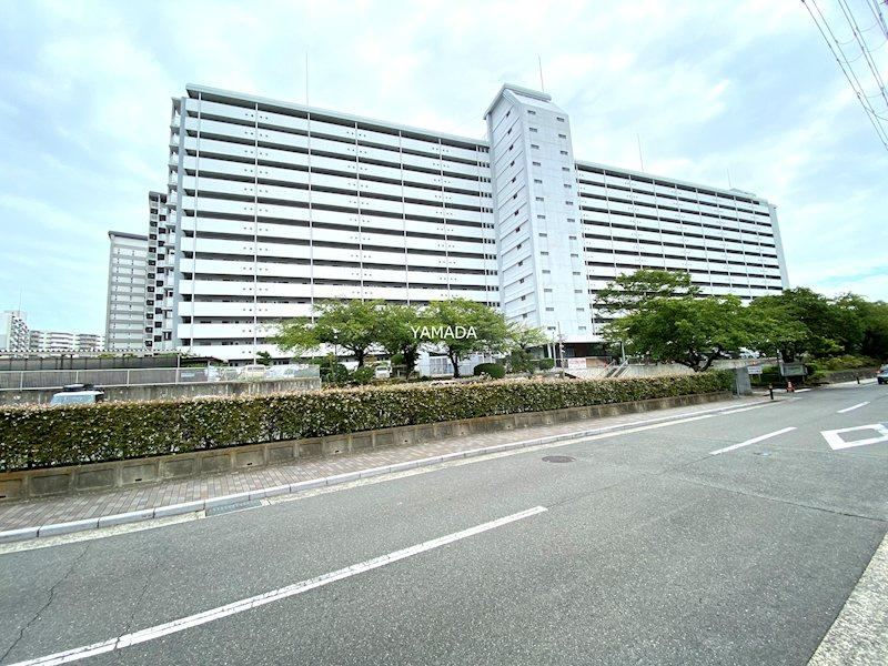 3LDK apartment in Suita, Osaka - Photo 1