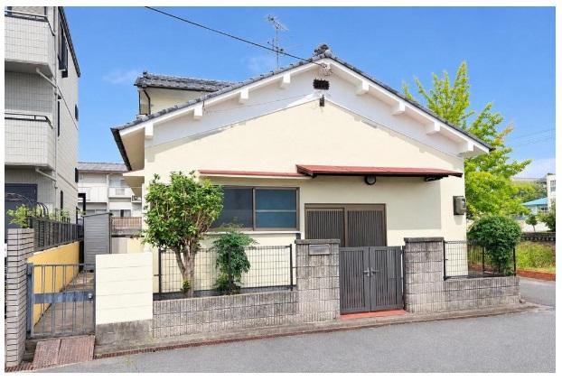 5DK+S house in Yamatokoriyama, Nara - Photo 1