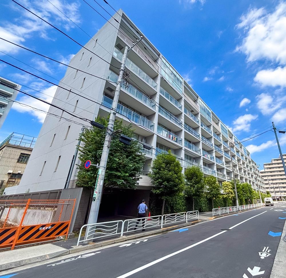 3LDK apartment in Koto Ward, Tokyo - Photo 1