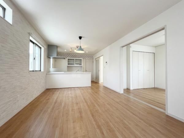 4LDK house in Fujisawa, Kanagawa - Photo 1