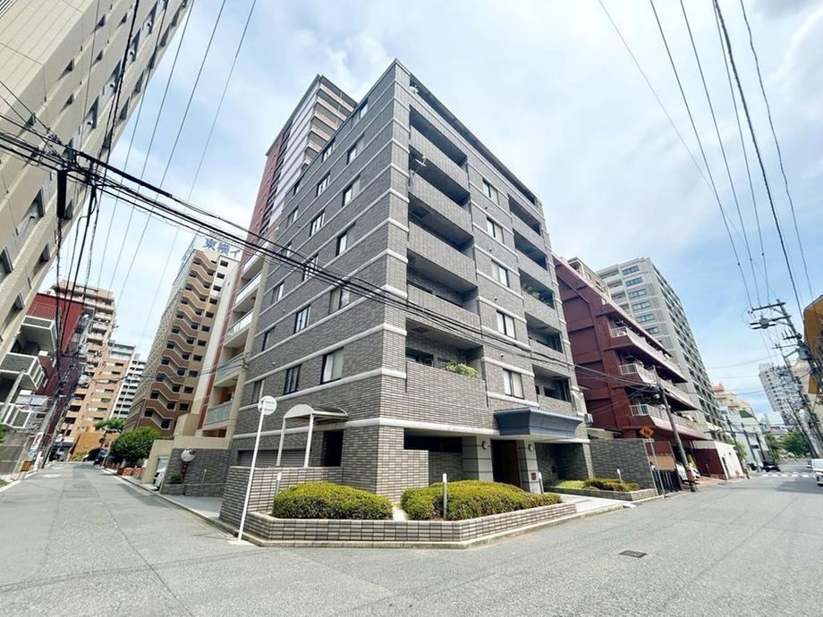 4LDK apartment in Naka Ward, Hiroshima - Photo 1