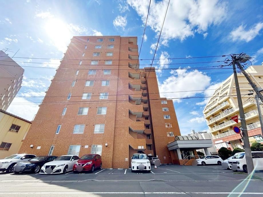 1LDK+S apartment in Shiroishi Ward, Sapporo, Hokkaido - Photo 1